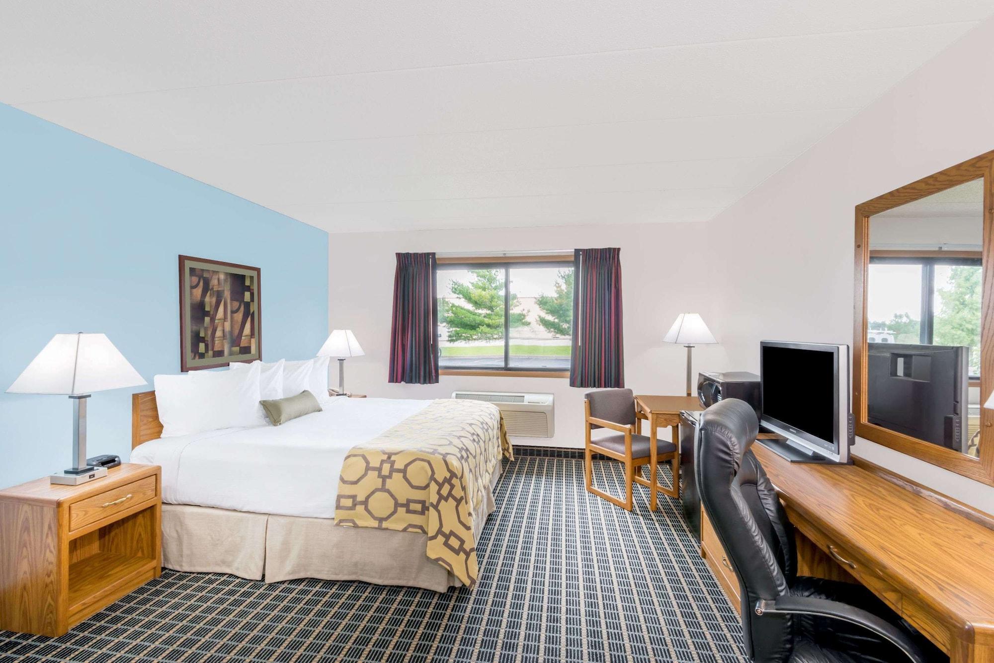 Baymont By Wyndham Marshalltown Exterior photo