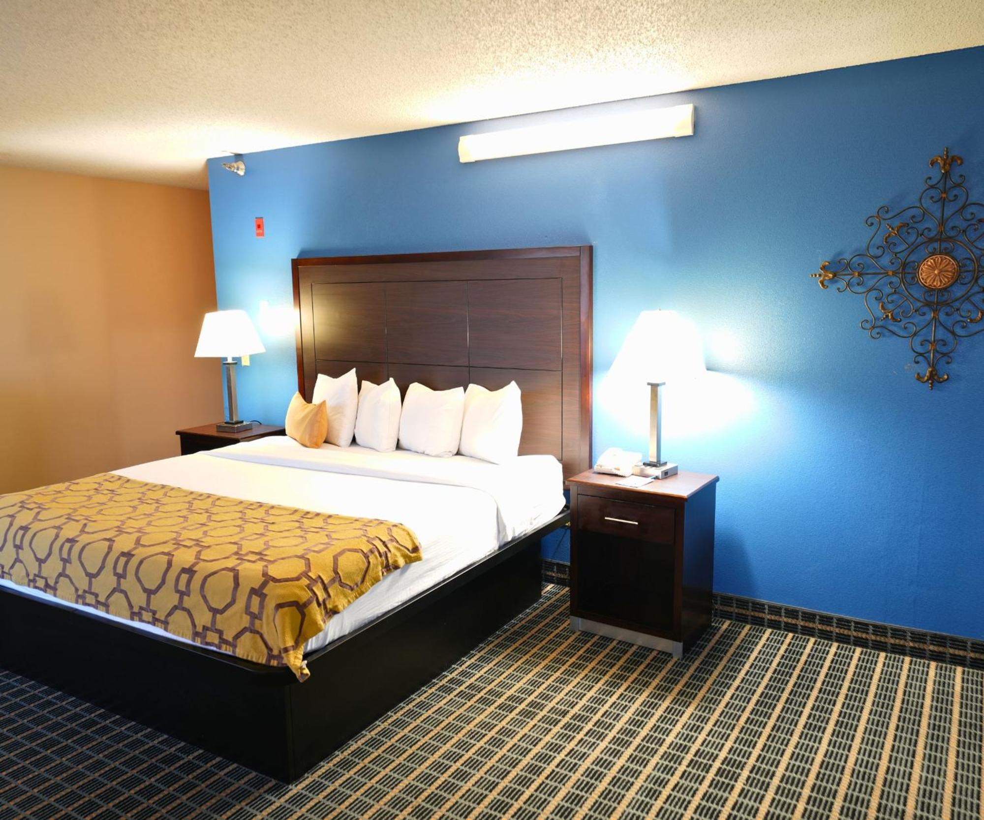 Baymont By Wyndham Marshalltown Exterior photo
