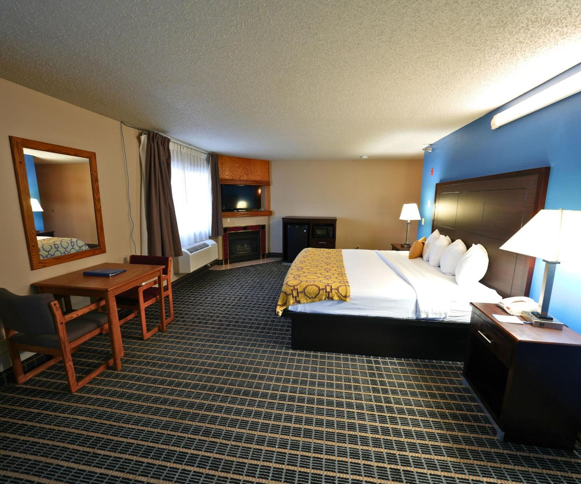 Baymont By Wyndham Marshalltown Exterior photo