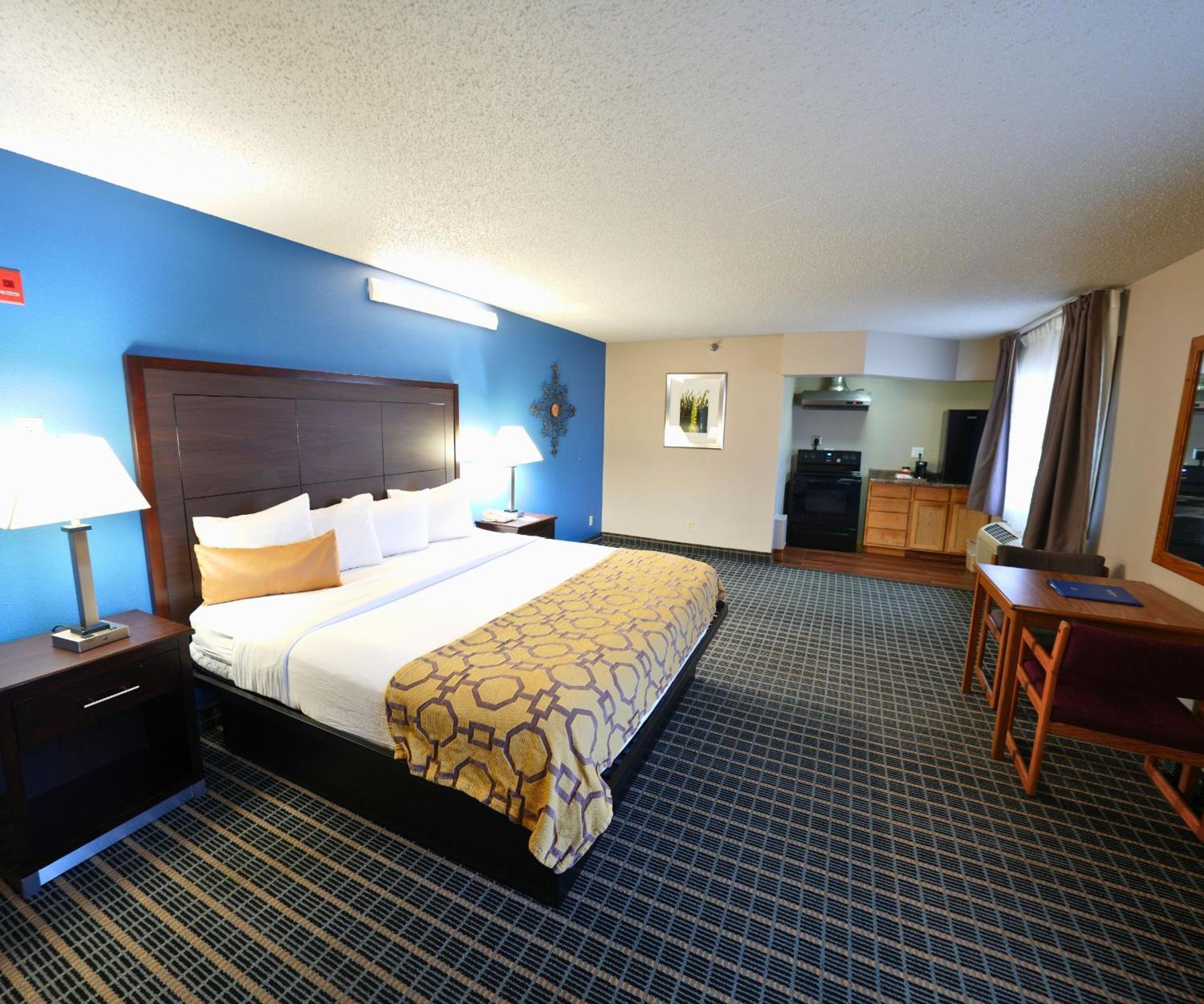 Baymont By Wyndham Marshalltown Exterior photo